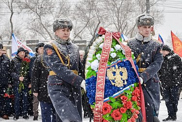 Слава защитникам Отечества!